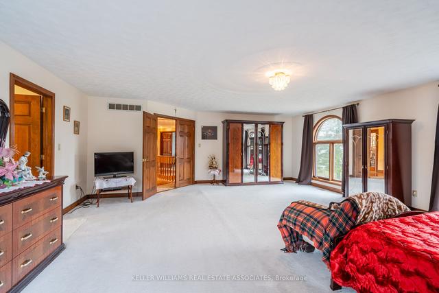 805 Centre Rd, House detached with 5 bedrooms, 3 bathrooms and 18 parking in Hamilton ON | Image 25