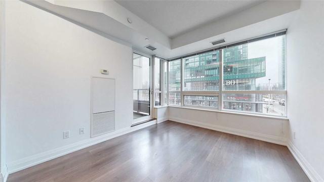 202 - 2 Anndale Dr, Condo with 2 bedrooms, 2 bathrooms and 1 parking in Toronto ON | Image 8