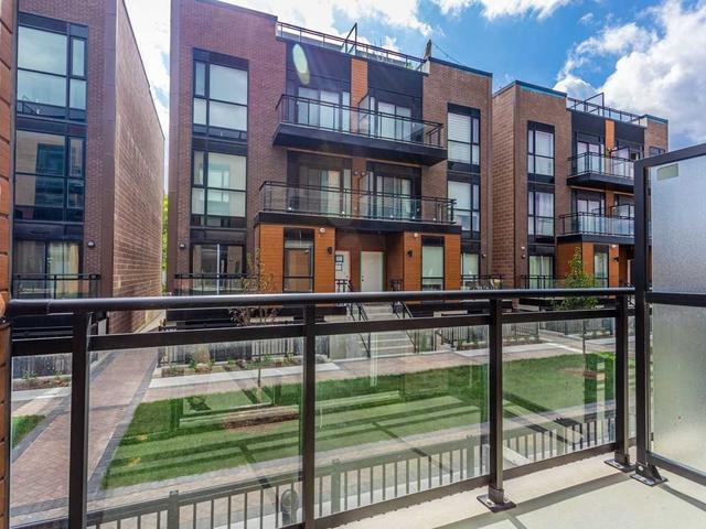 c1002 - 5289 Highway 7, Townhouse with 2 bedrooms, 3 bathrooms and 1 parking in Vaughan ON | Image 6