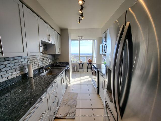 ph 2403 - 400 Webb Dr, Condo with 2 bedrooms, 2 bathrooms and 2 parking in Mississauga ON | Image 5