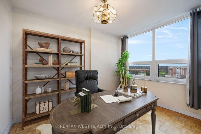 1410 - 61 Richview Rd, Condo with 2 bedrooms, 2 bathrooms and 1 parking in Toronto ON | Image 3