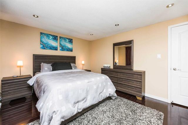 100 Carleton Pl, Townhouse with 3 bedrooms, 2 bathrooms and 2 parking in Brampton ON | Image 11