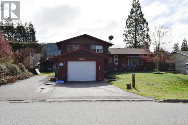 621 Dogwood Dr, House detached with 3 bedrooms, 2 bathrooms and 4 parking in Gold River BC | Image 1