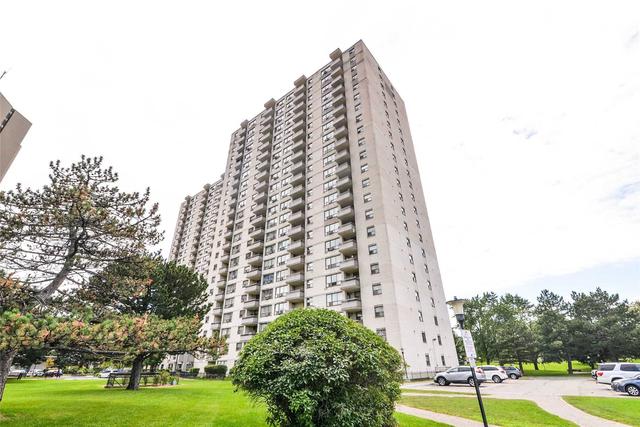 809 - 390 Dixon Rd, Condo with 2 bedrooms, 1 bathrooms and 1 parking in Toronto ON | Image 1