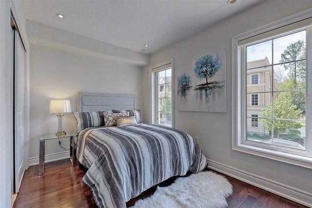 35 Hargrave Lane, Townhouse with 3 bedrooms, 3 bathrooms and 1 parking in Toronto ON | Image 7