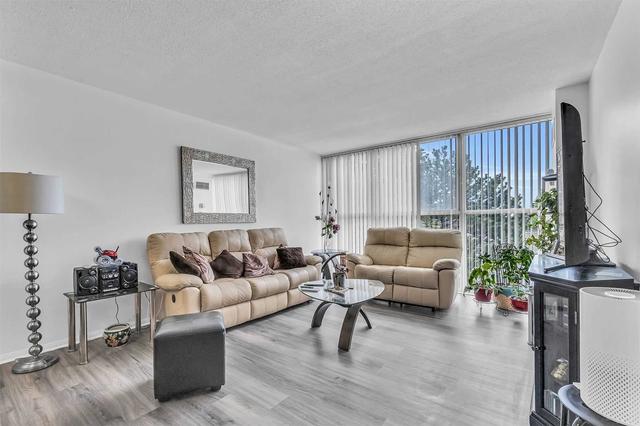 317 - 4185 Shipp Dr, Condo with 2 bedrooms, 2 bathrooms and 1 parking in Mississauga ON | Image 2