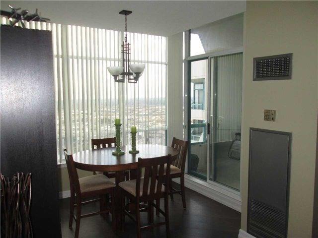 ph1-6 - 550 Webb Dr, Condo with 2 bedrooms, 1 bathrooms and 2 parking in Mississauga ON | Image 15