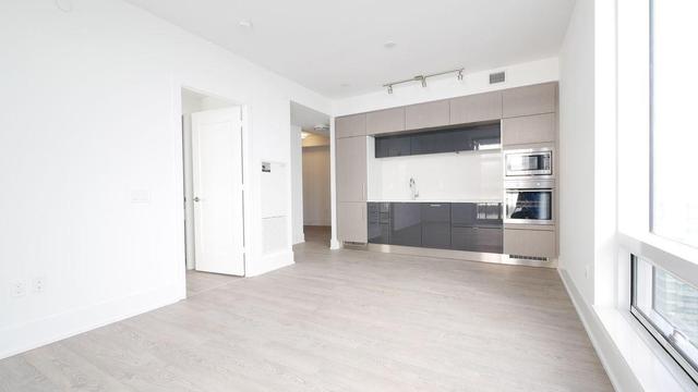 5405 - 10 York St, Condo with 2 bedrooms, 2 bathrooms and 1 parking in Toronto ON | Image 4