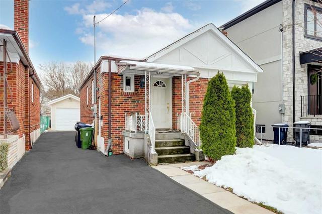 425 Ridelle Ave, House detached with 2 bedrooms, 2 bathrooms and 3 parking in Toronto ON | Image 4