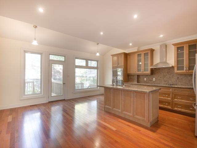 40 Deforest Rd, House detached with 3 bedrooms, 3 bathrooms and 2 parking in Toronto ON | Image 5