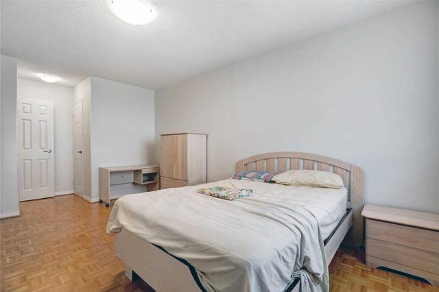 1311 - 205 Hilda Ave, Condo with 3 bedrooms, 2 bathrooms and 1 parking in Toronto ON | Image 15