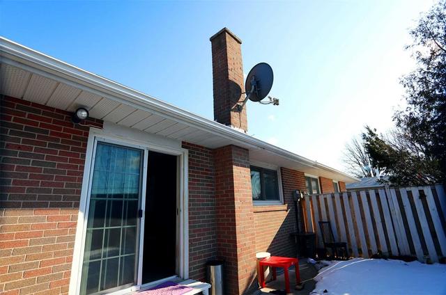 1569 Hobbs Cres, House semidetached with 3 bedrooms, 2 bathrooms and 3 parking in Mississauga ON | Image 18
