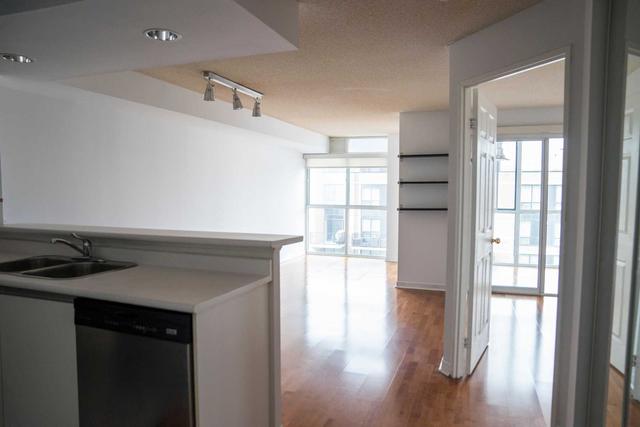 920 - 801 King St W, Condo with 1 bedrooms, 1 bathrooms and 1 parking in Toronto ON | Image 10