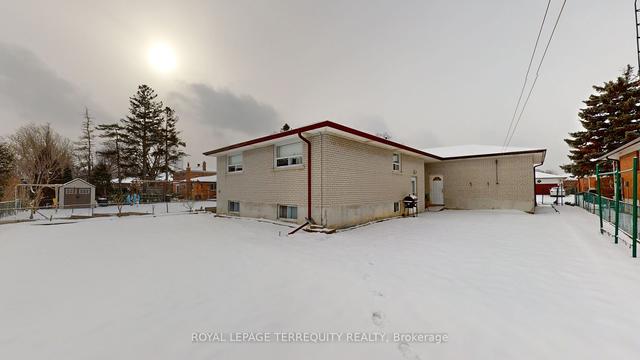 23 Pondsview Dr, House detached with 3 bedrooms, 2 bathrooms and 4 parking in Toronto ON | Image 31