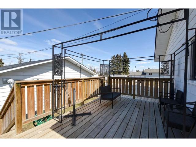 9604 82 Street, House detached with 3 bedrooms, 2 bathrooms and null parking in Fort St. John BC | Image 34