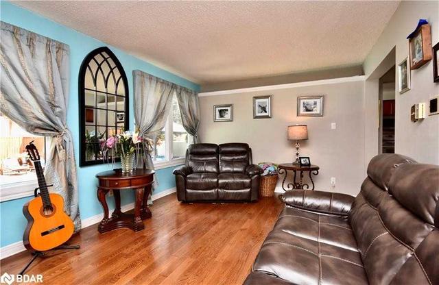 114 Browning Tr, House detached with 3 bedrooms, 3 bathrooms and 6 parking in Barrie ON | Image 21