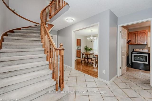 10 Parsons Crt, House detached with 4 bedrooms, 4 bathrooms and 6 parking in Kitchener ON | Image 38
