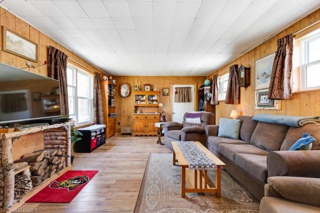 1018 Lodge Road, House detached with 2 bedrooms, 1 bathrooms and 4 parking in North Frontenac ON | Image 11
