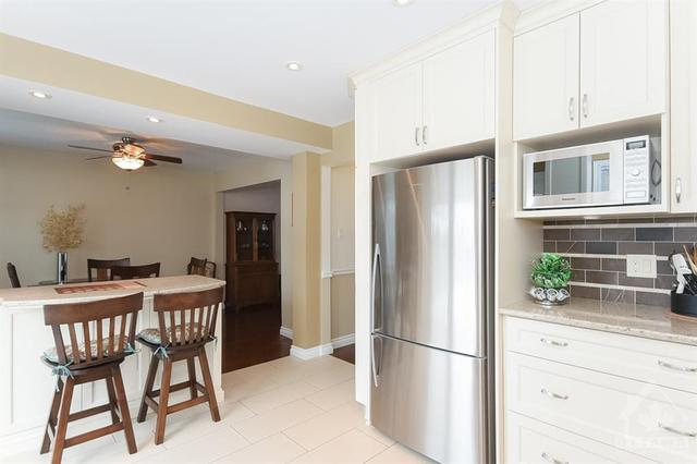 128 Mccurdy Drive, House detached with 3 bedrooms, 3 bathrooms and 4 parking in Ottawa ON | Image 13