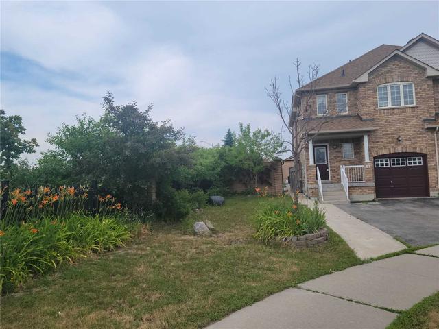 53 Youngestar Tr, House semidetached with 4 bedrooms, 3 bathrooms and 2 parking in Brampton ON | Image 1