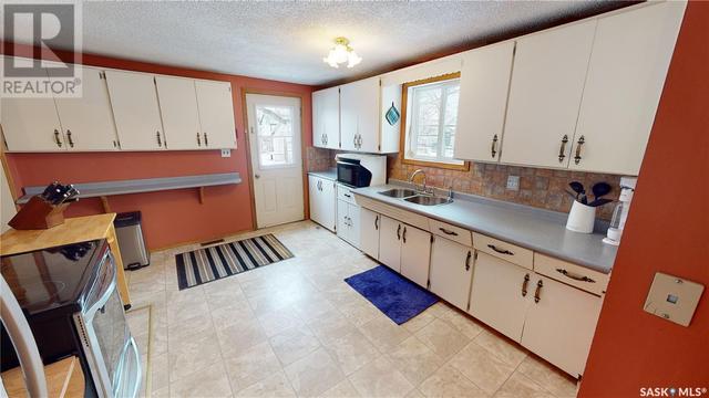 319 Carlyle Street, House detached with 4 bedrooms, 2 bathrooms and null parking in Arcola SK | Image 6