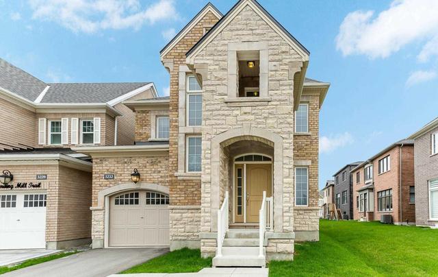 3232 Carding Mill Tr, House detached with 4 bedrooms, 3 bathrooms and 1 parking in Oakville ON | Image 1