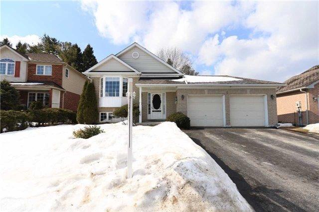 8 Country Lane, House detached with 2 bedrooms, 2 bathrooms and 2 parking in Barrie ON | Image 2