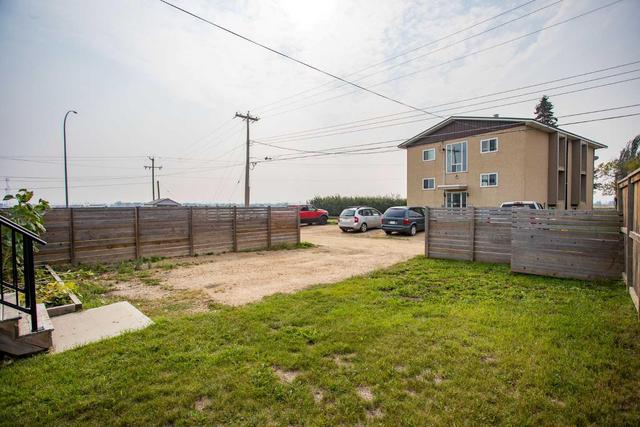 5697 45 Avenue, Home with 3 bedrooms, 2 bathrooms and 2 parking in Lacombe AB | Image 18