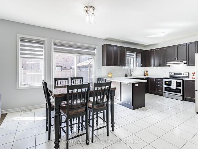 32 Sarno Rd, House detached with 5 bedrooms, 4 bathrooms and 4 parking in Brampton ON | Image 3