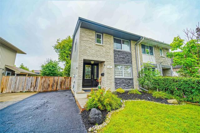 490 Elgin Street North St, House semidetached with 3 bedrooms, 2 bathrooms and 3 parking in Cambridge ON | Image 12