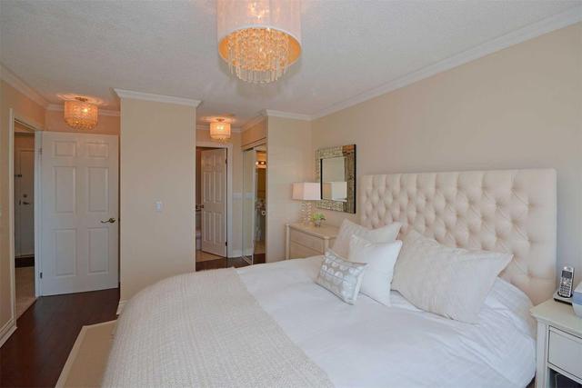 2007 - 909 Bay St, Condo with 2 bedrooms, 2 bathrooms and 1 parking in Toronto ON | Image 13