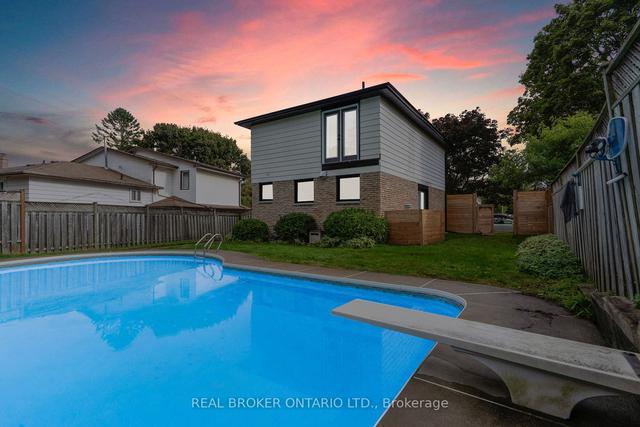 71 Hobbs Dr, House detached with 3 bedrooms, 3 bathrooms and 4 parking in Clarington ON | Image 12