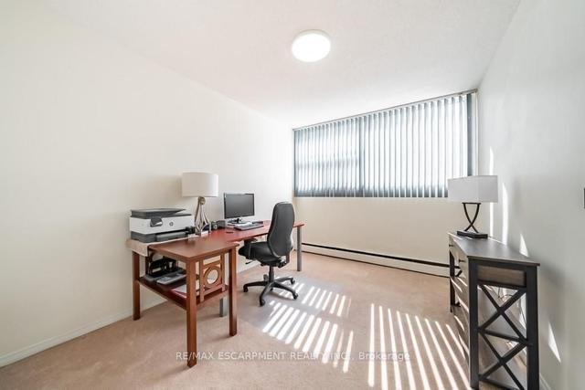 402 - 293 Mohawk Rd E, Condo with 2 bedrooms, 1 bathrooms and 1 parking in Hamilton ON | Image 14
