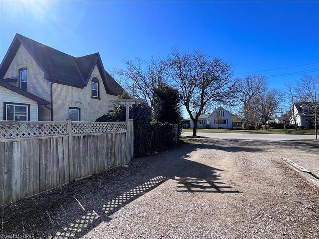 98 Elgin Avenue W, House detached with 3 bedrooms, 2 bathrooms and 6 parking in Goderich ON | Image 29