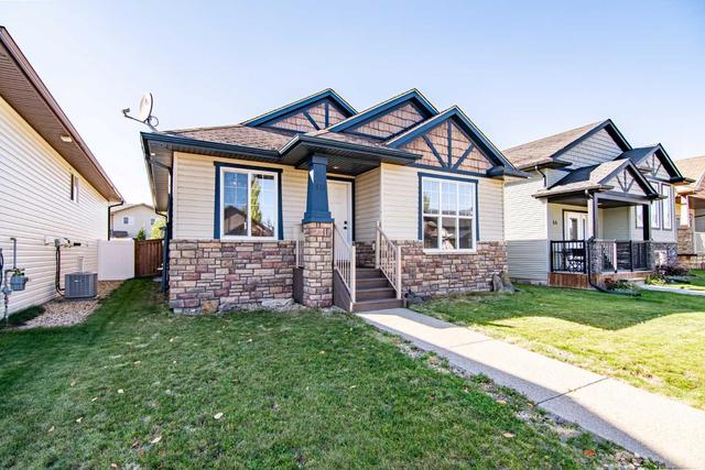 40 Vickers Close, House detached with 3 bedrooms, 3 bathrooms and 3 parking in Red Deer AB | Image 3