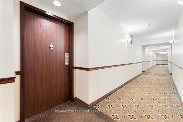 213 - 495 8 Hw, Condo with 2 bedrooms, 2 bathrooms and 2 parking in Hamilton ON | Image 2