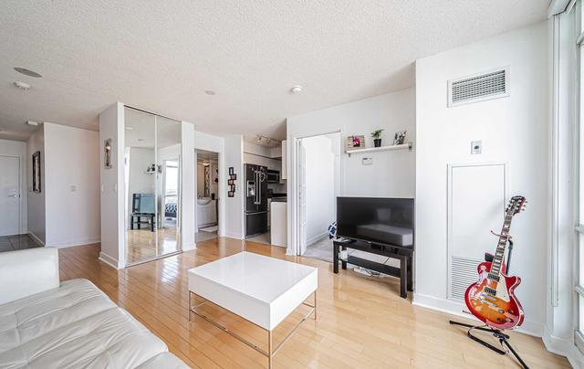 3707 - 397 Front St W, Condo with 1 bedrooms, 1 bathrooms and 0 parking in Toronto ON | Image 3