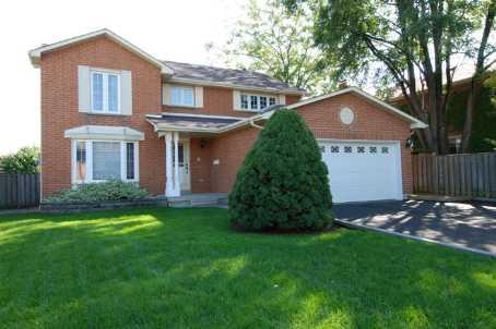 864 Willowbank Tr, House detached with 4 bedrooms, 4 bathrooms and 2 parking in Mississauga ON | Image 1