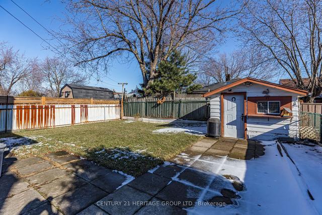 325 East 16th St, House detached with 3 bedrooms, 2 bathrooms and 3 parking in Hamilton ON | Image 26