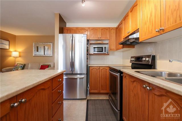 409 Hillsboro Private, Townhouse with 3 bedrooms, 3 bathrooms and 2 parking in Ottawa ON | Image 13