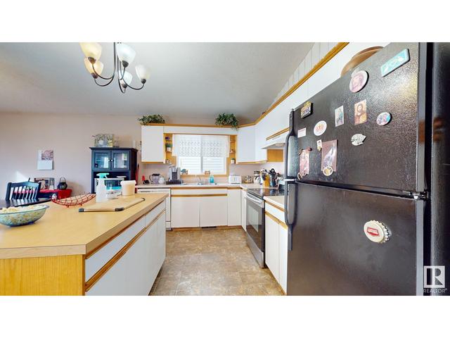 4705 47 St, House detached with 8 bedrooms, 3 bathrooms and 6 parking in Legal AB | Image 9