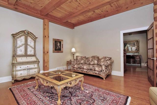 3990 Sideroad 10 Rd S, House detached with 3 bedrooms, 5 bathrooms and 15 parking in Puslinch ON | Image 4