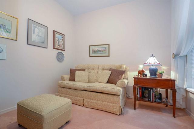 313 - 36 Hayhurst Rd, Condo with 2 bedrooms, 2 bathrooms and 1 parking in Brantford ON | Image 2