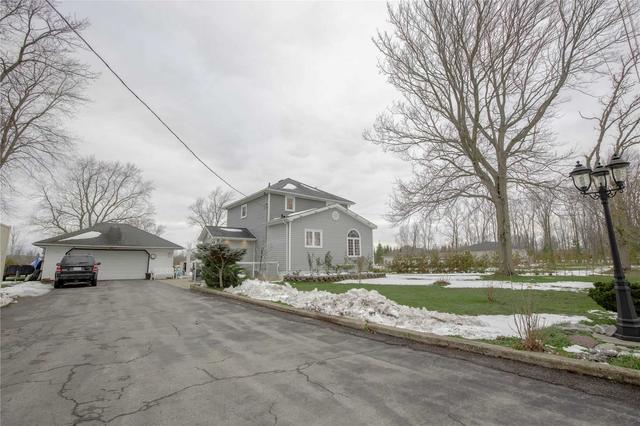 554 Holloway Bay Rd, House detached with 3 bedrooms, 2 bathrooms and 17 parking in Port Colborne ON | Image 1