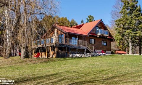 3224 Line 7 N, Home with 3 bedrooms, 2 bathrooms and 13 parking in Oro Medonte ON | Card Image