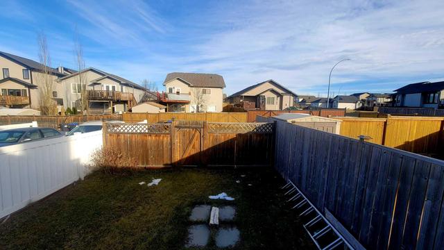 83 Lakeway Boulevard, Home with 3 bedrooms, 1 bathrooms and 2 parking in Sylvan Lake AB | Image 12
