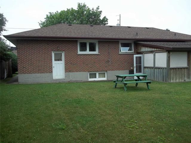 main - 656 Buchan Ave, House detached with 3 bedrooms, 1 bathrooms and 4 parking in Oshawa ON | Image 11