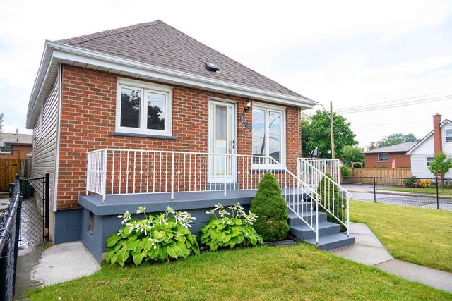 1240 Dunsmure Rd, House detached with 3 bedrooms, 3 bathrooms and 3 parking in Hamilton ON | Image 12