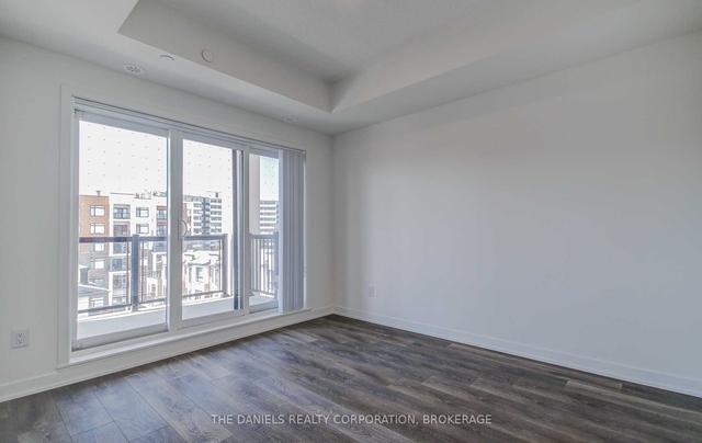 404 - 130 Canon Jackson Dr, Condo with 2 bedrooms, 2 bathrooms and 1 parking in Toronto ON | Image 4