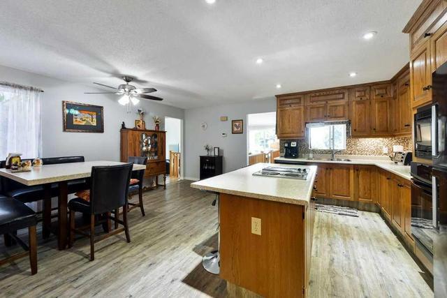 18 - 185 Woodridge Drive Sw, Home with 3 bedrooms, 3 bathrooms and 4 parking in Calgary AB | Image 18